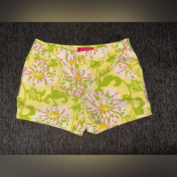 Lilly Pulitzer Women's  Jubilee Floral‎ Chino Shorts Size 4 - Picture 2 of 11